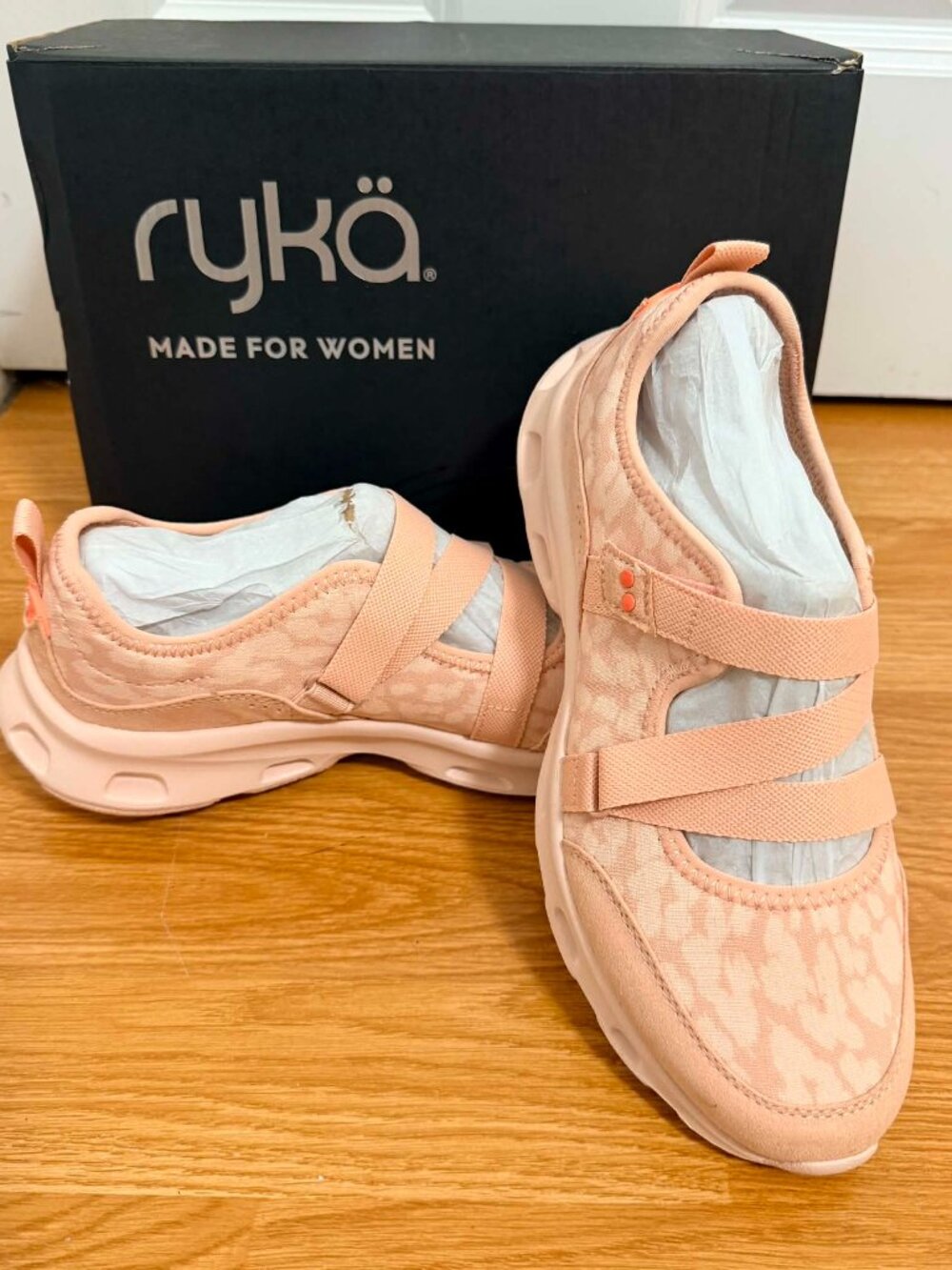 Ryka Walking Shoe Blush Pink Leopard Print - NEW with tags - US Size 6 Wide